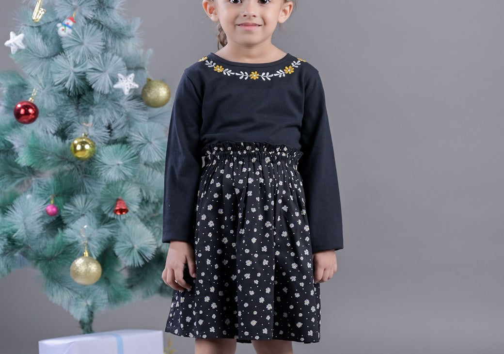 Girls floral print Casual Dress with Floral Neck Embroidery main