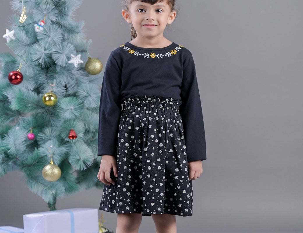 Girls floral print Casual Dress with Floral Neck Embroidery main