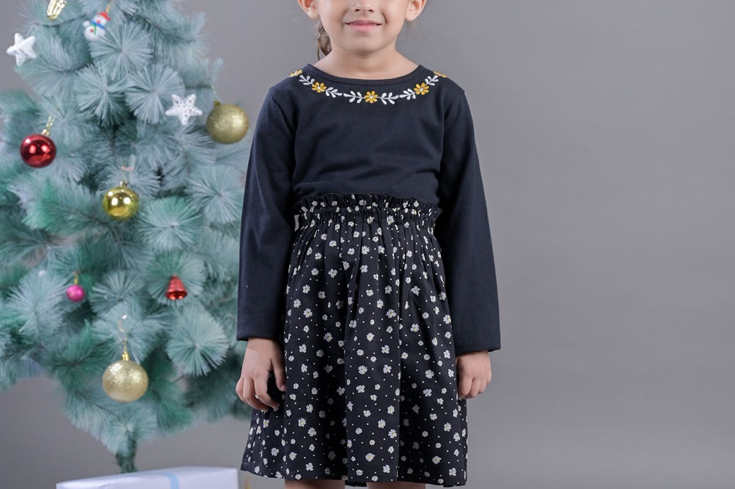 Girls floral print Casual Dress with Floral Neck Embroidery main
